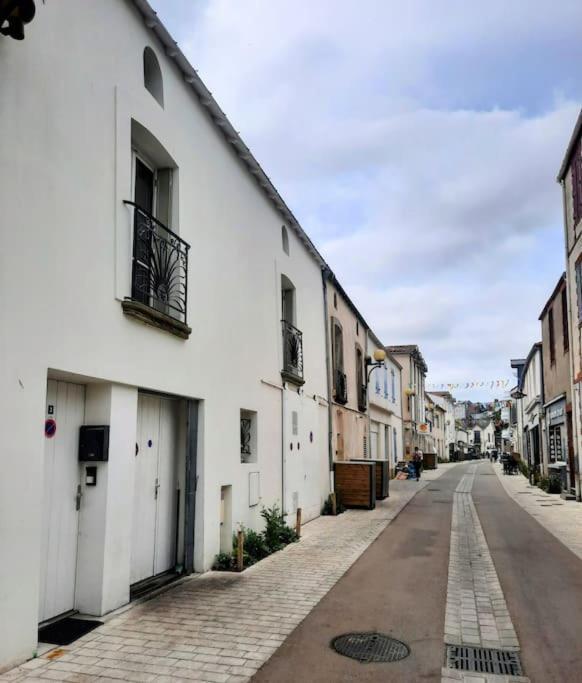 Elegante Maison De Ville Pornic Exterior photo